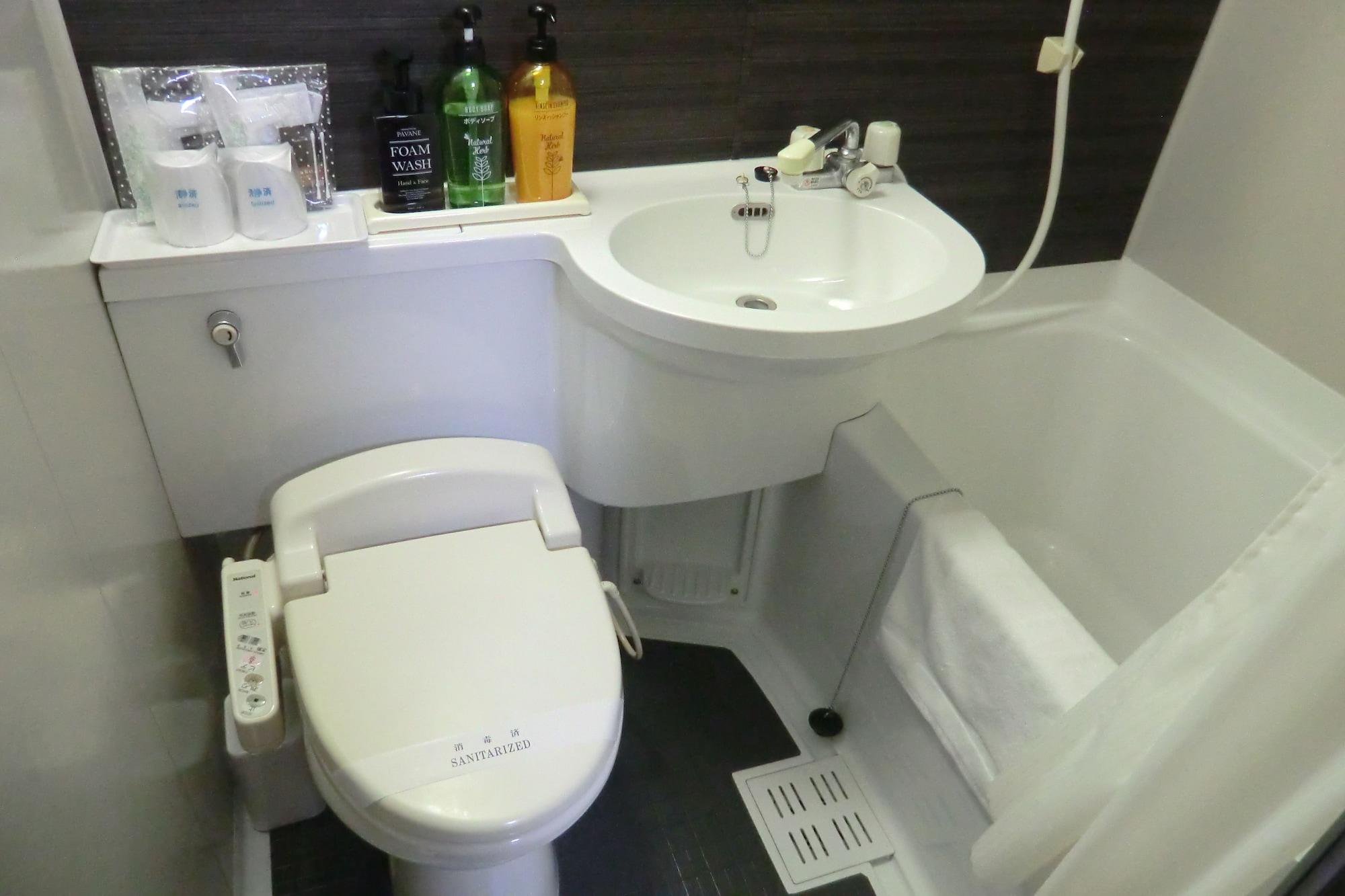 Azu Garden Nippombashi Hotel Osaka Bagian luar foto