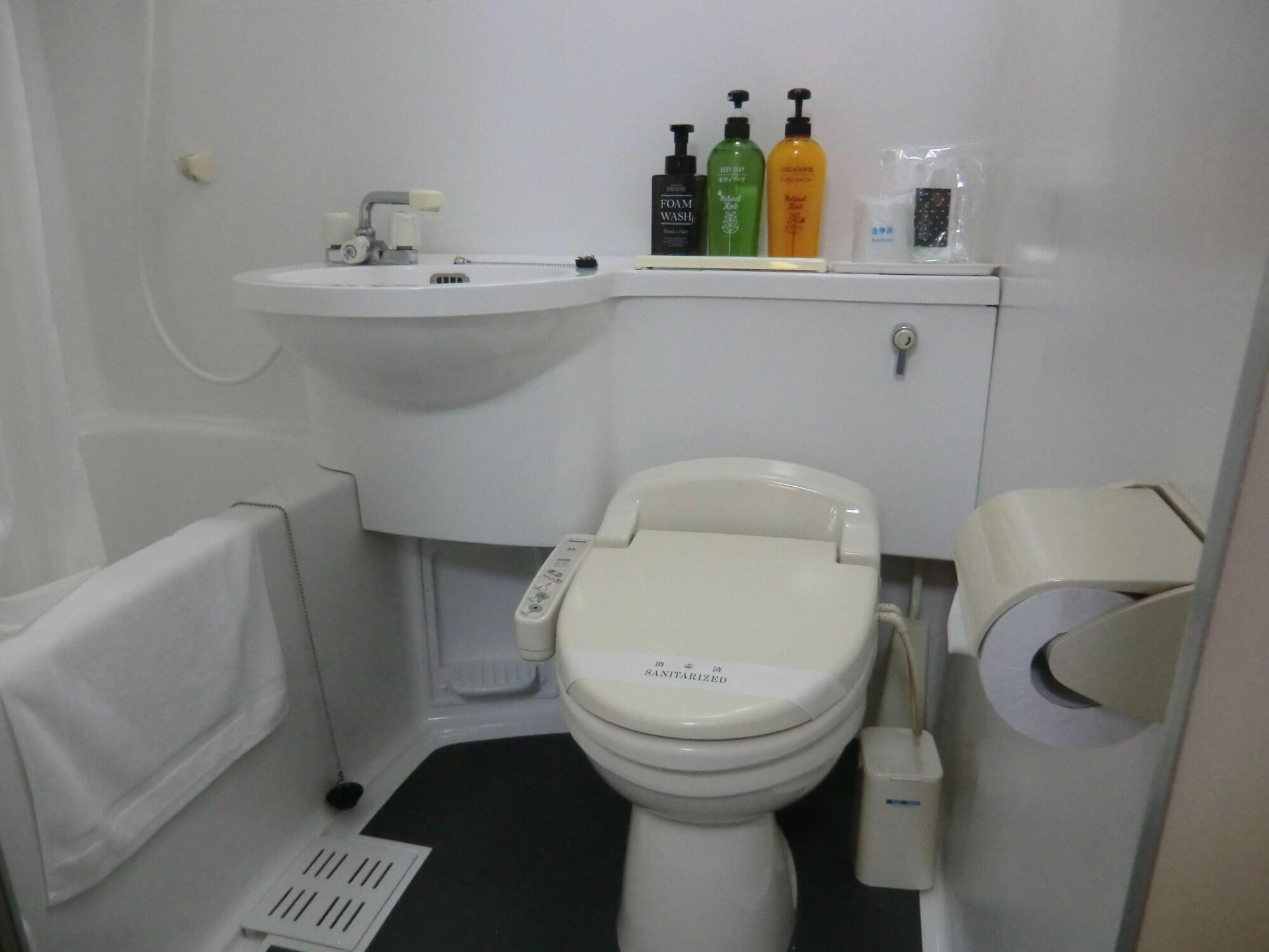 Azu Garden Nippombashi Hotel Osaka Bagian luar foto