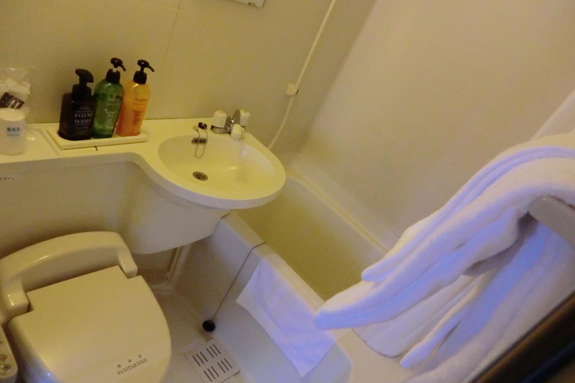 Azu Garden Nippombashi Hotel Osaka Bagian luar foto